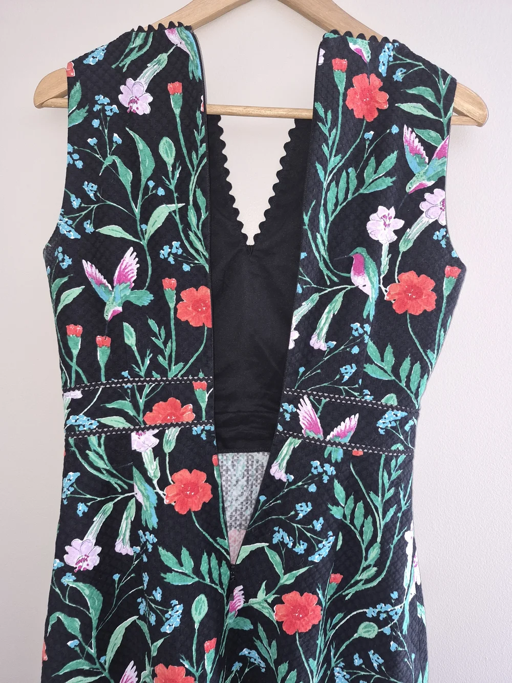 Kate Spade Floral Hummingbird Dress Size 0 Fit & Flare Scalloped Neck - Picture 9 of 10